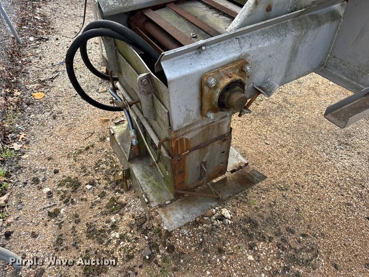 image for item DO2396 Good Roads, Inc. spreader