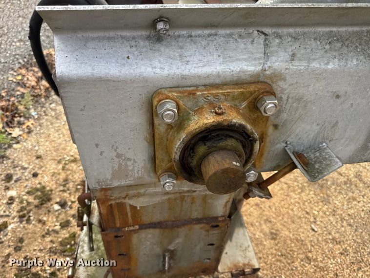 image for item DO2396 Good Roads, Inc. spreader