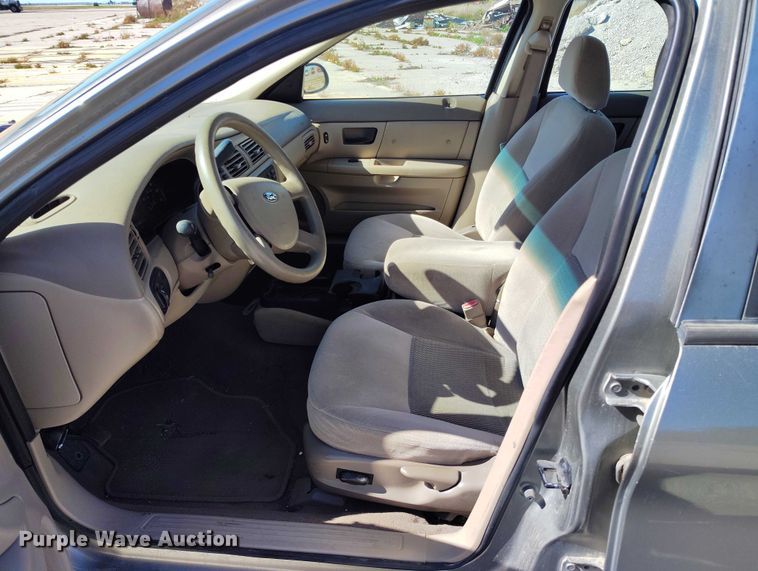 image for item DP5039 2004 Ford Taurus 