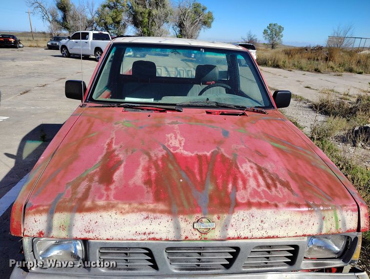 image for item DP5043 1995 Nissan pickup truck