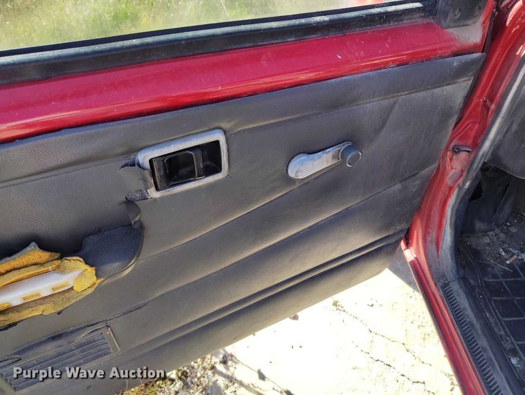 image for item DP5043 1995 Nissan pickup truck