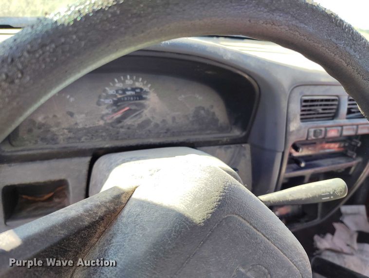 image for item DP5043 1995 Nissan pickup truck