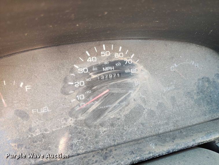 image for item DP5043 1995 Nissan pickup truck