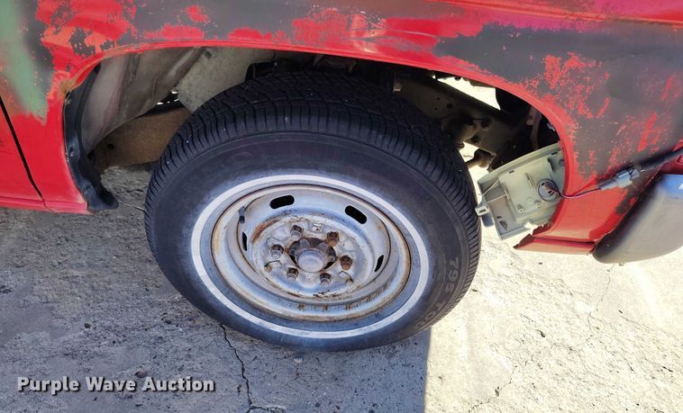 image for item DP5043 1995 Nissan pickup truck