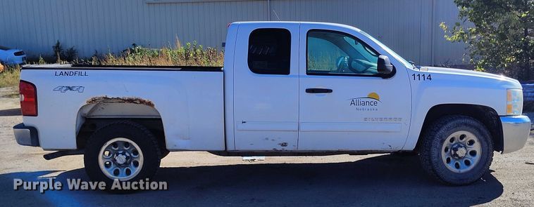 image for item DP5044 2012 Chevrolet Silverado 1500 Ext. Cab pickup truck