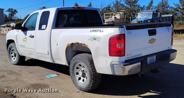 image for item DP5044 2012 Chevrolet Silverado 1500 Ext. Cab pickup truck