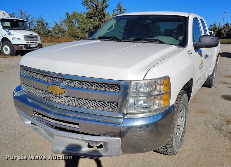 image for item DP5044 2012 Chevrolet Silverado 1500 Ext. Cab pickup truck