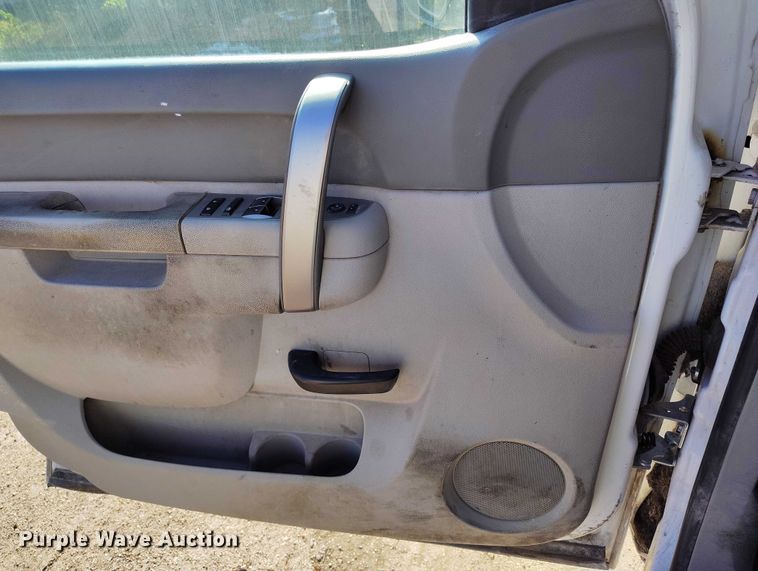 image for item DP5044 2012 Chevrolet Silverado 1500 Ext. Cab pickup truck