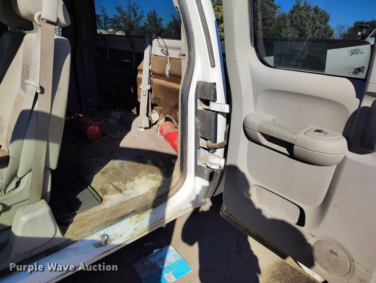 image for item DP5044 2012 Chevrolet Silverado 1500 Ext. Cab pickup truck