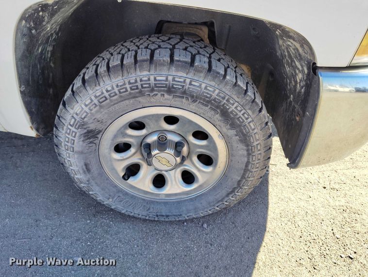 image for item DP5044 2012 Chevrolet Silverado 1500 Ext. Cab pickup truck