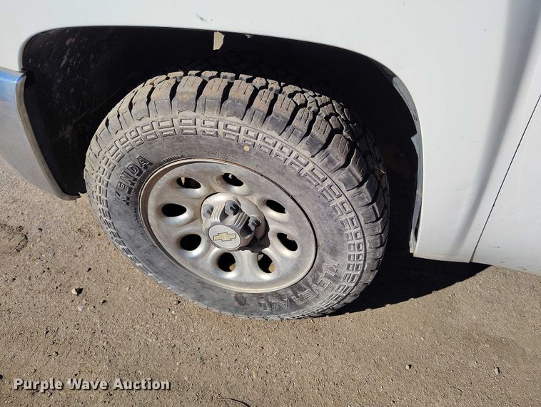 image for item DP5044 2012 Chevrolet Silverado 1500 Ext. Cab pickup truck