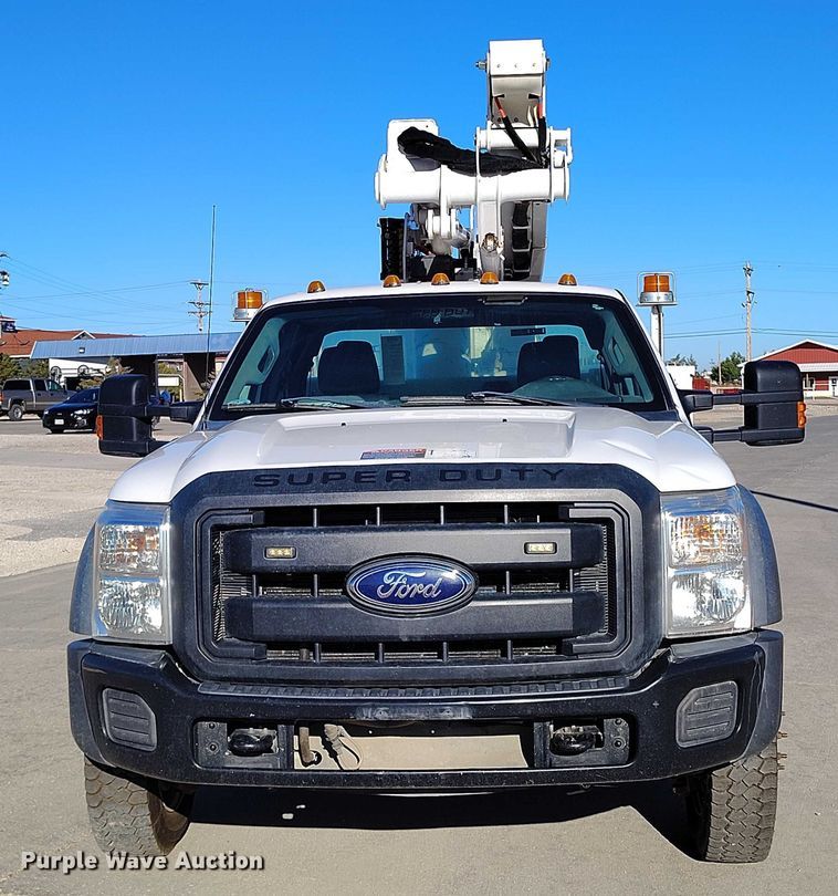 image for item DP5048 2016 Ford F550 bucket truck