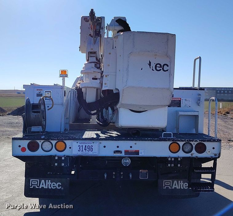 image for item DP5048 2016 Ford F550 bucket truck