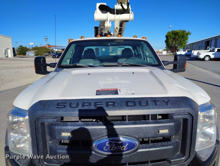 image for item DP5048 2016 Ford F550 bucket truck