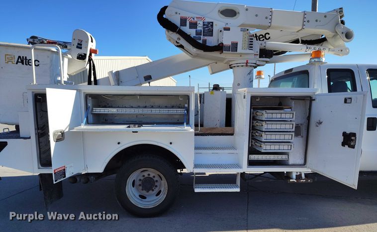 image for item DP5048 2016 Ford F550 bucket truck