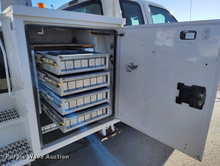 image for item DP5048 2016 Ford F550 bucket truck