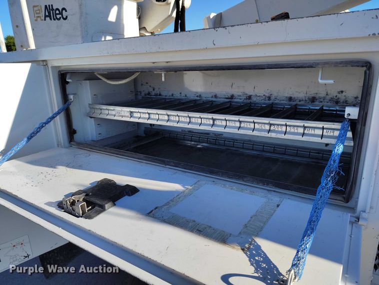 image for item DP5048 2016 Ford F550 bucket truck