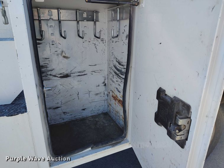 image for item DP5048 2016 Ford F550 bucket truck