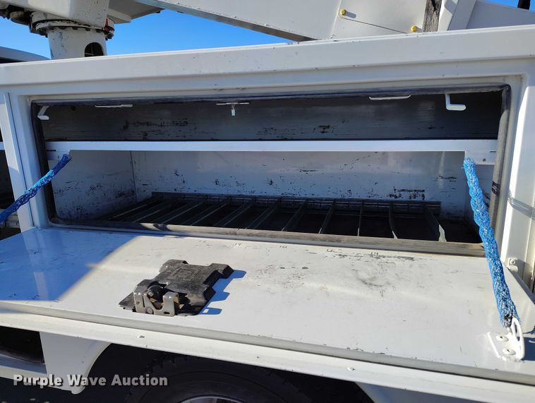 image for item DP5048 2016 Ford F550 bucket truck