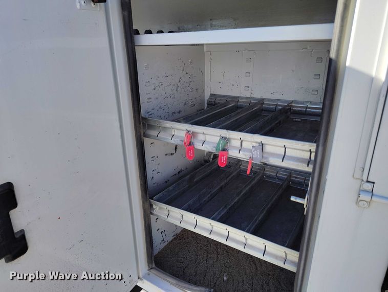 image for item DP5048 2016 Ford F550 bucket truck