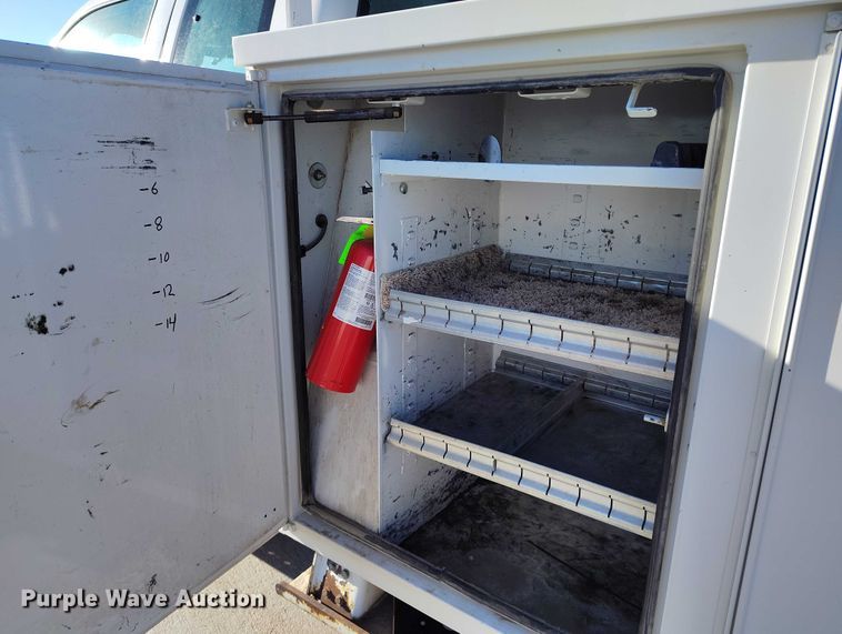 image for item DP5048 2016 Ford F550 bucket truck