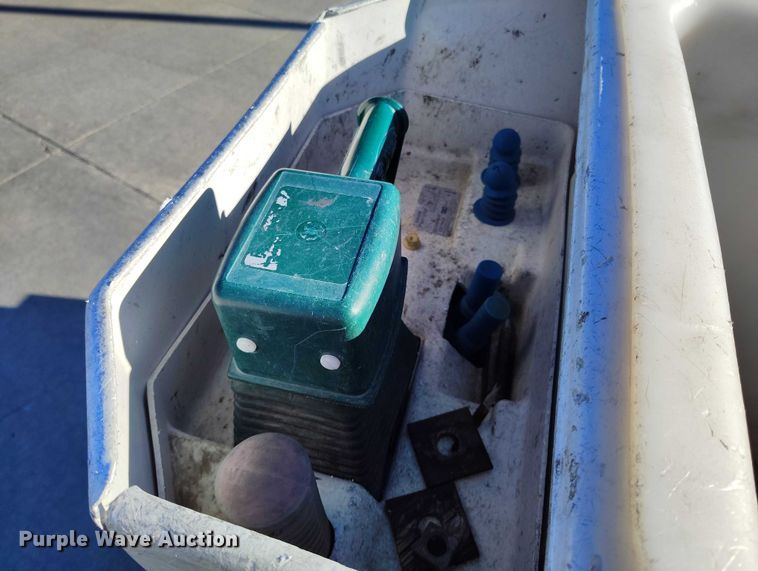 image for item DP5048 2016 Ford F550 bucket truck