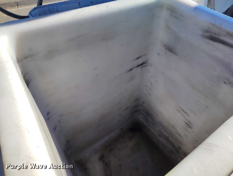 image for item DP5048 2016 Ford F550 bucket truck