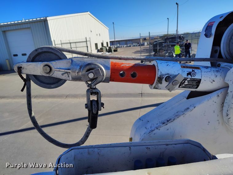 image for item DP5048 2016 Ford F550 bucket truck