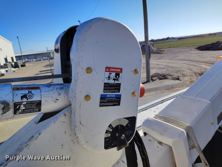 image for item DP5048 2016 Ford F550 bucket truck