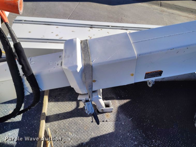 image for item DP5048 2016 Ford F550 bucket truck