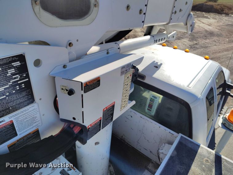 image for item DP5048 2016 Ford F550 bucket truck