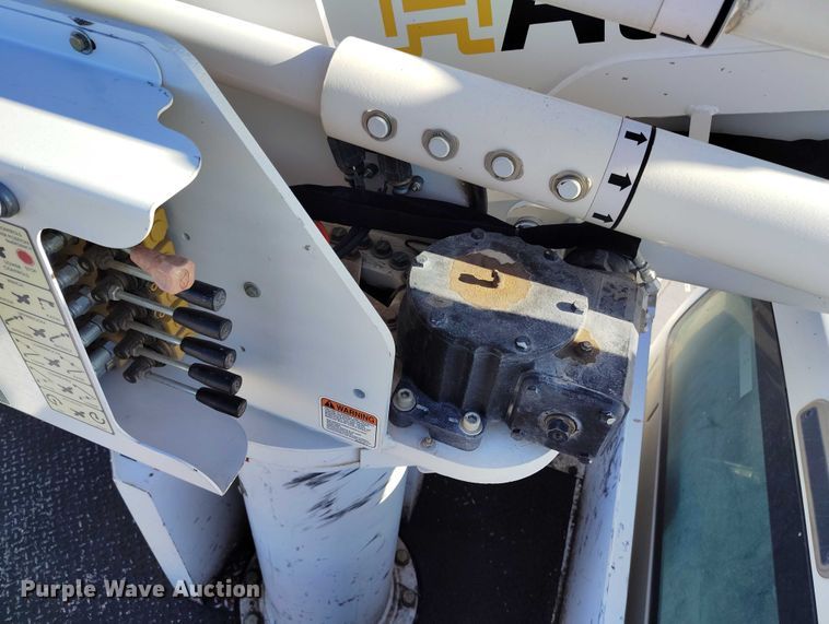 image for item DP5048 2016 Ford F550 bucket truck