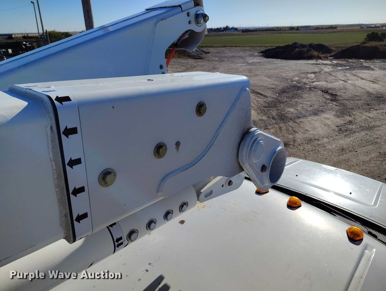 image for item DP5048 2016 Ford F550 bucket truck