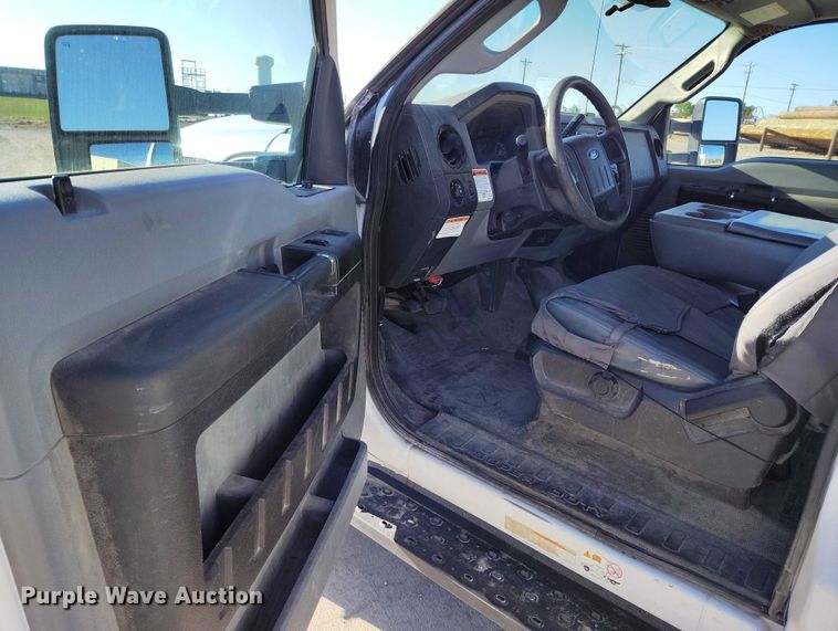 image for item DP5048 2016 Ford F550 bucket truck