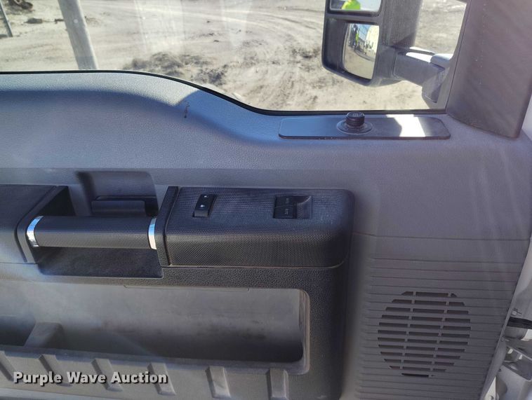 image for item DP5048 2016 Ford F550 bucket truck