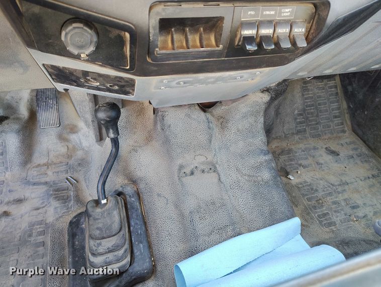 image for item DP5048 2016 Ford F550 bucket truck