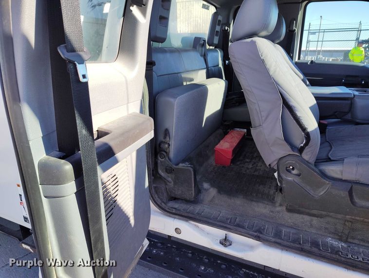 image for item DP5048 2016 Ford F550 bucket truck