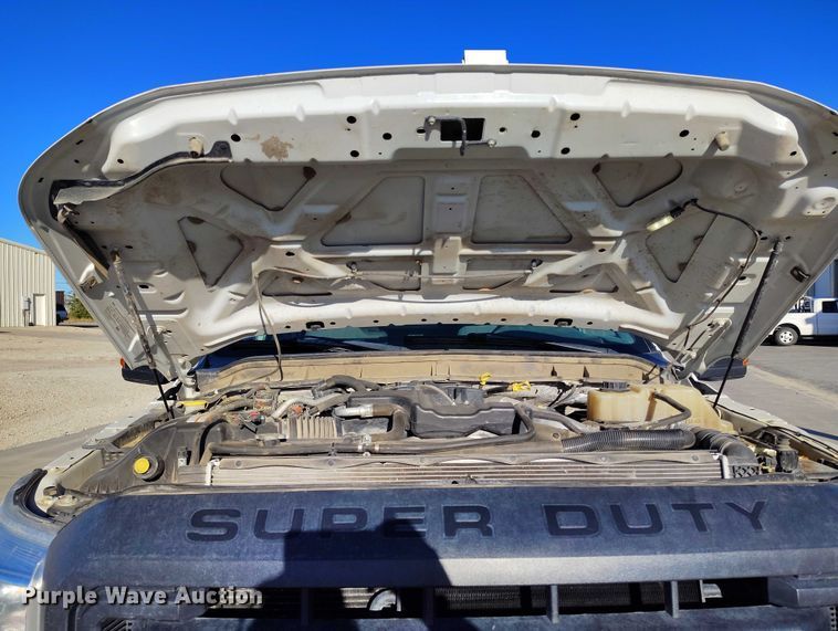 image for item DP5048 2016 Ford F550 bucket truck