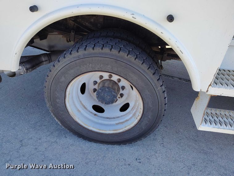 image for item DP5048 2016 Ford F550 bucket truck