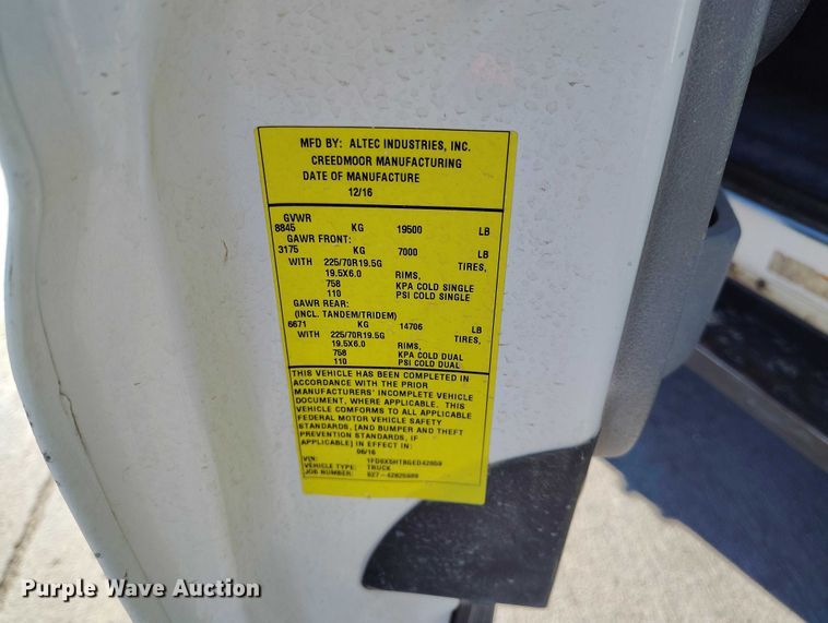 image for item DP5048 2016 Ford F550 bucket truck