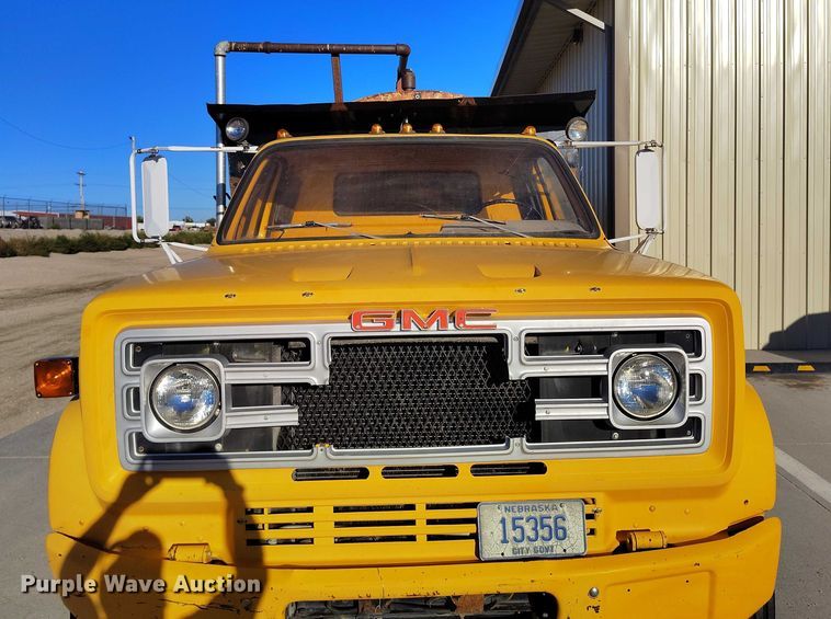 image for item DP5049 1988 GMC C7500 dump truck