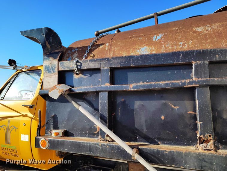 image for item DP5049 1988 GMC C7500 dump truck