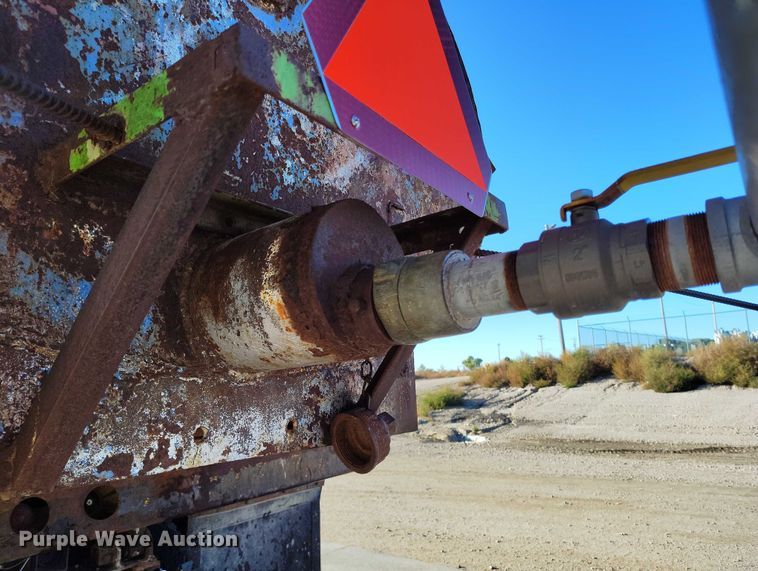 image for item DP5049 1988 GMC C7500 dump truck