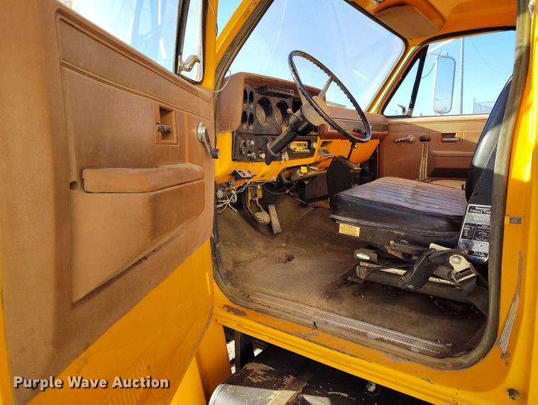 image for item DP5049 1988 GMC C7500 dump truck