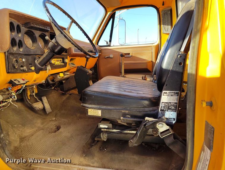 image for item DP5049 1988 GMC C7500 dump truck