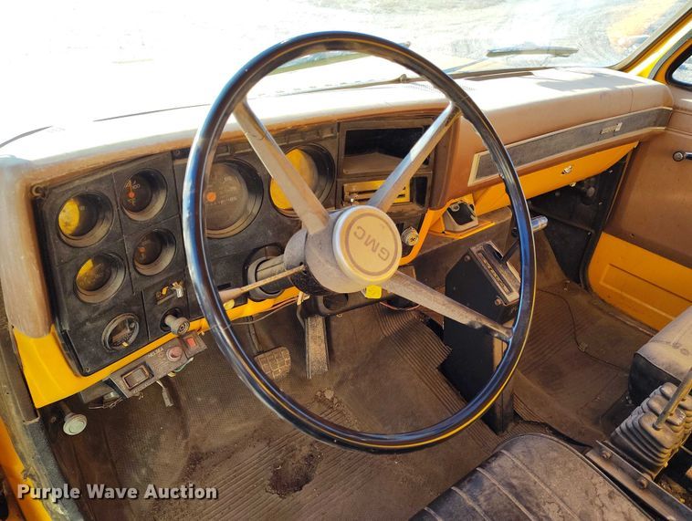 image for item DP5049 1988 GMC C7500 dump truck