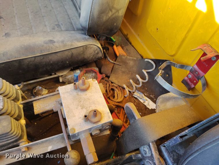 image for item DP5049 1988 GMC C7500 dump truck