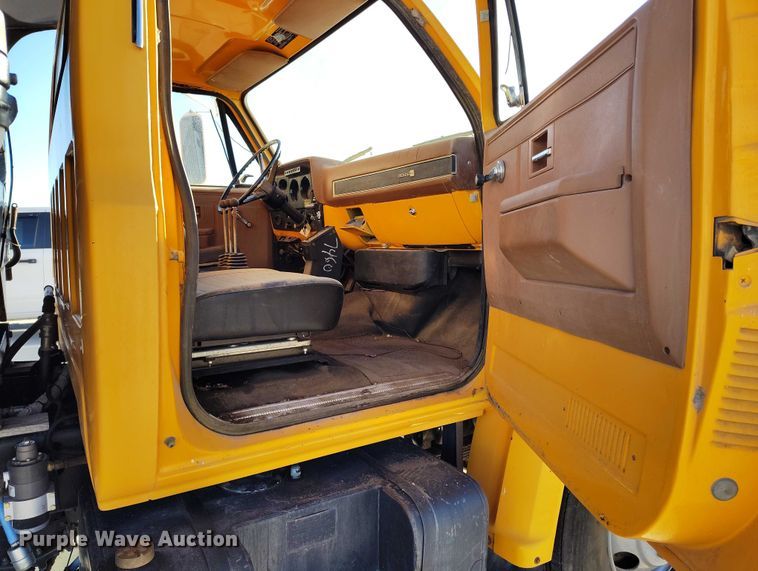 image for item DP5049 1988 GMC C7500 dump truck
