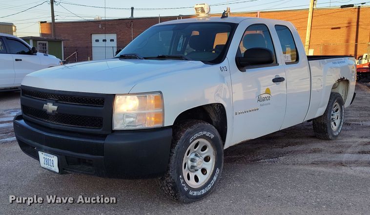 image for item DP5052 2007 Chevrolet Silverado 1500 Ext. Cab pickup truck