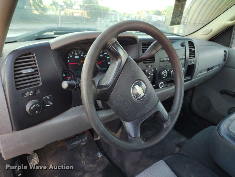 image for item DP5052 2007 Chevrolet Silverado 1500 Ext. Cab pickup truck